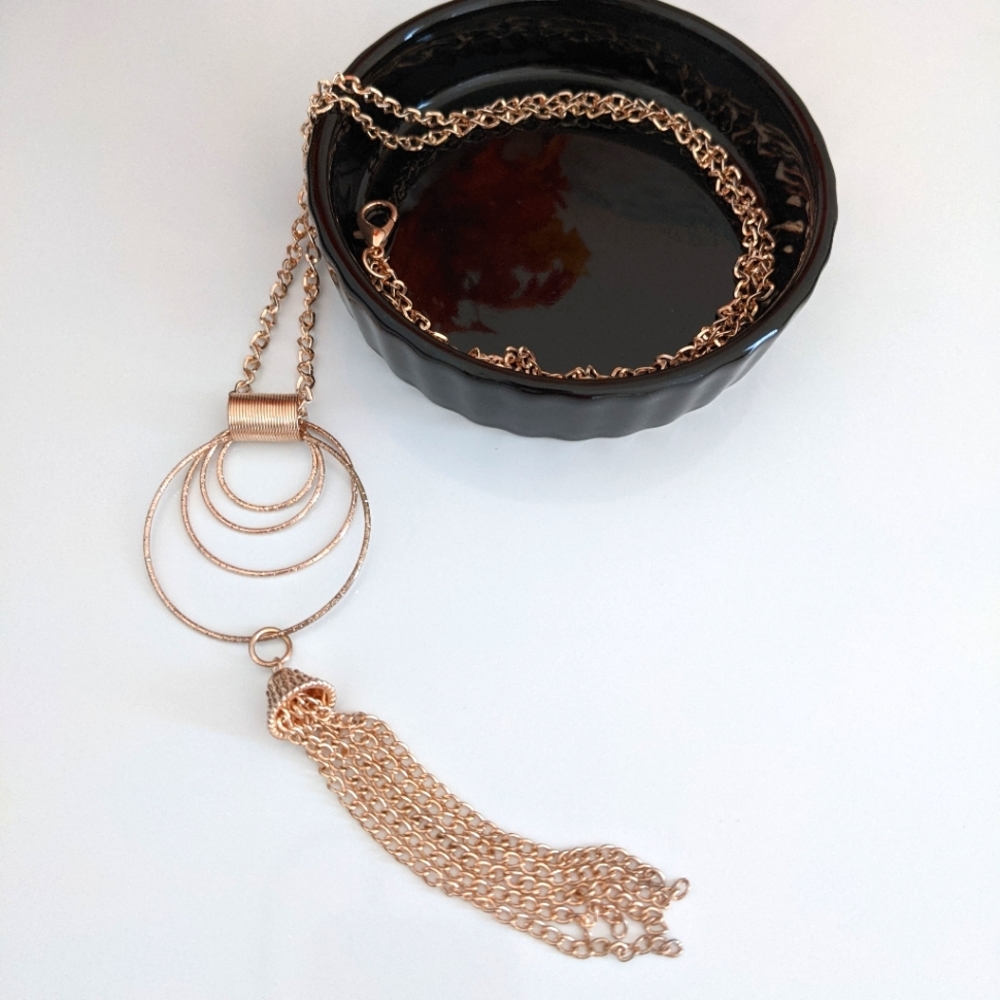 Overhead necklace